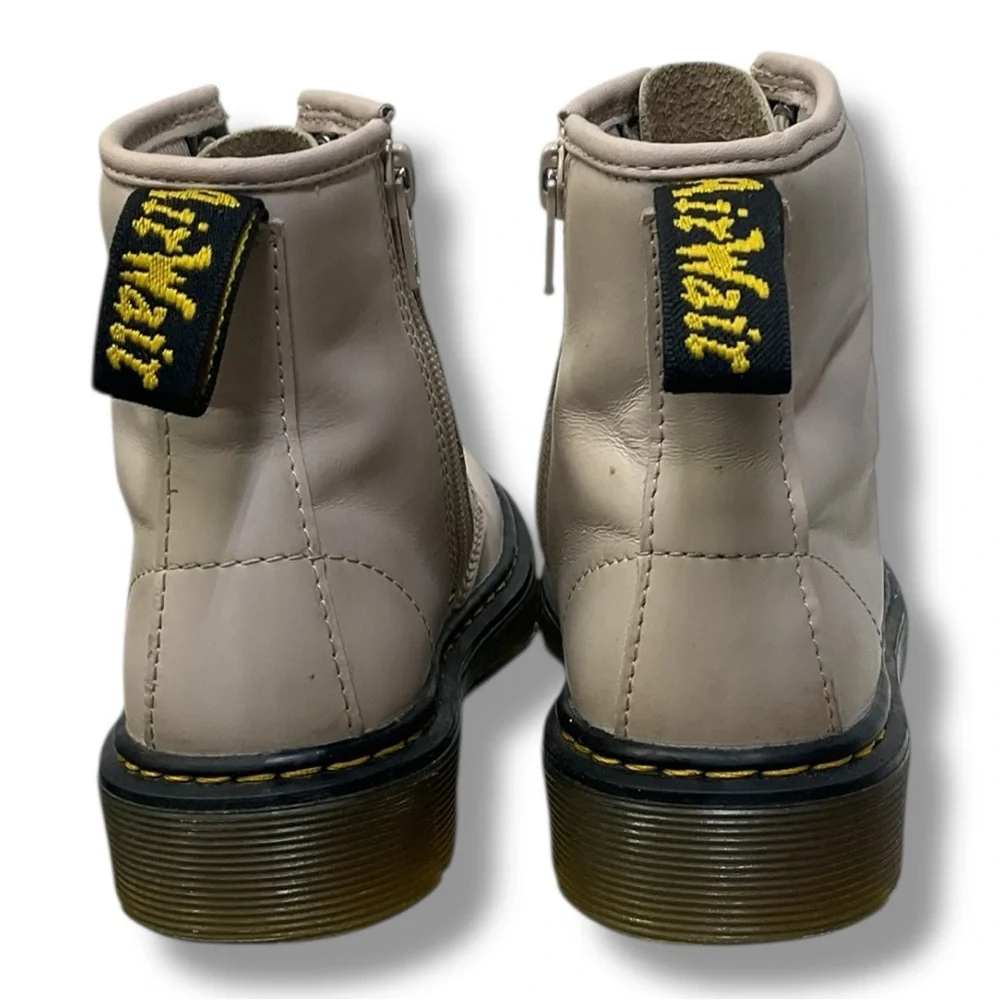 ⚡ Dr. Martens 1460 Kids‎ Boots 👢 Beige Leather w/ Side Zips